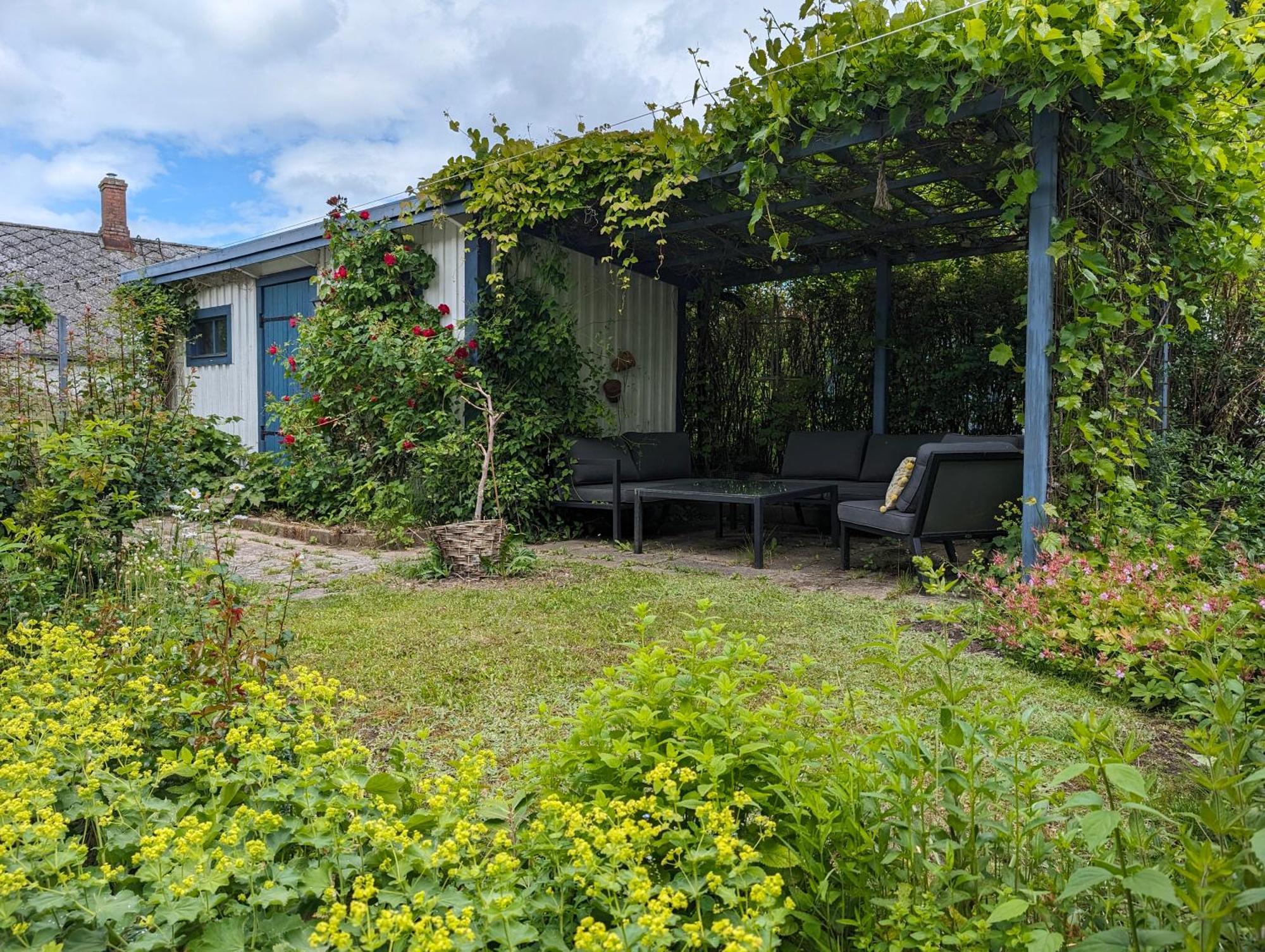Millans Dockhus Villa Onslunda Exterior foto